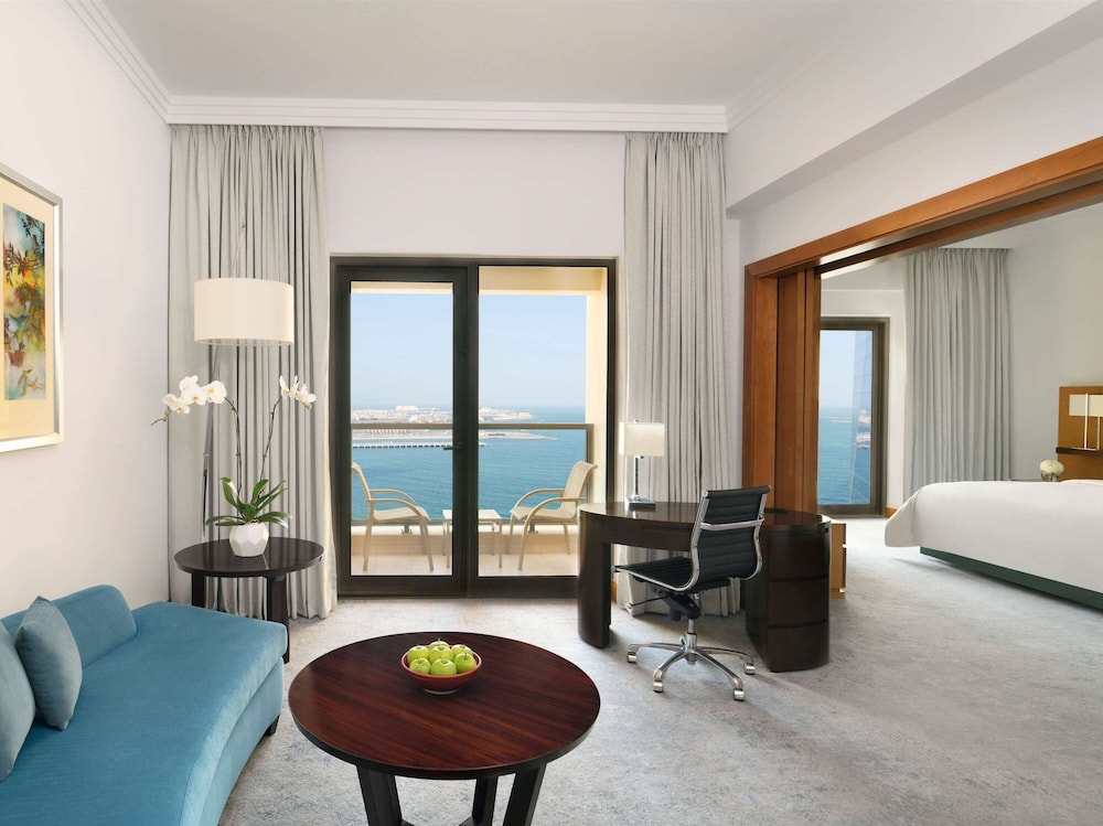 Family Suite, 1 King Bed, Balcony, Partial Sea View thumbnail 6