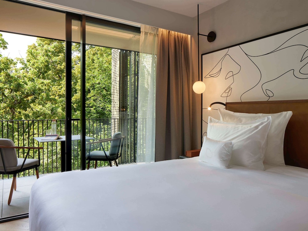 Superior Room, 1 Queen Bed, Balcony (Signature) - Photo 5