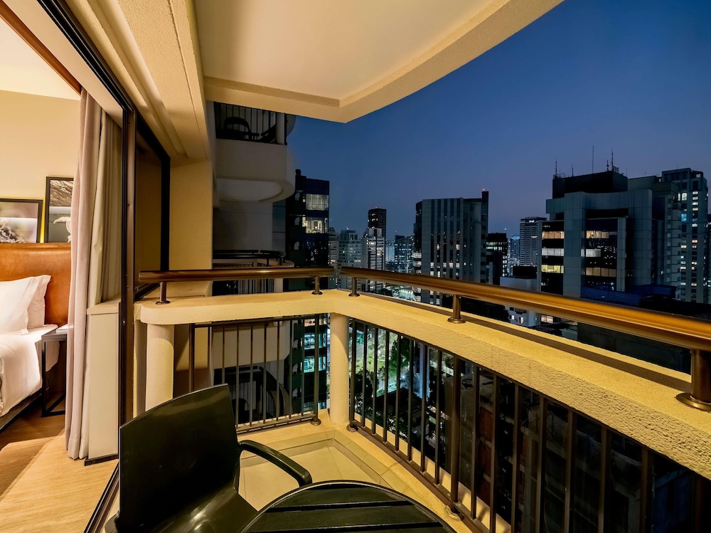 Executive Room (City Lights) - Photo 10