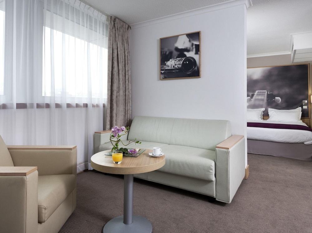 Suite, 1 Double Bed with Sofa bed photo 1