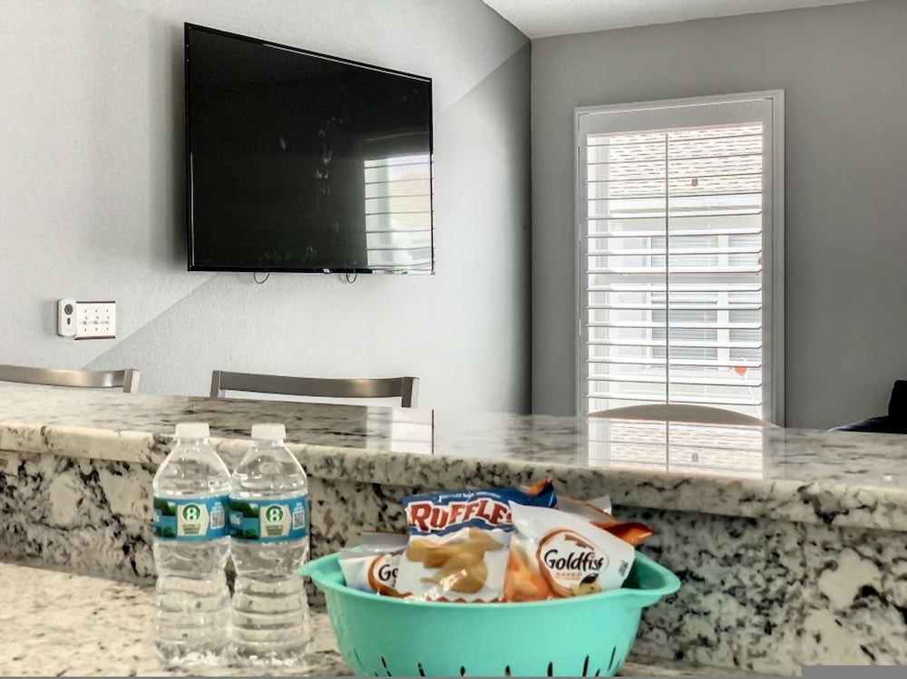 Hampton Lakes Vacation Pool Home, Photo 32