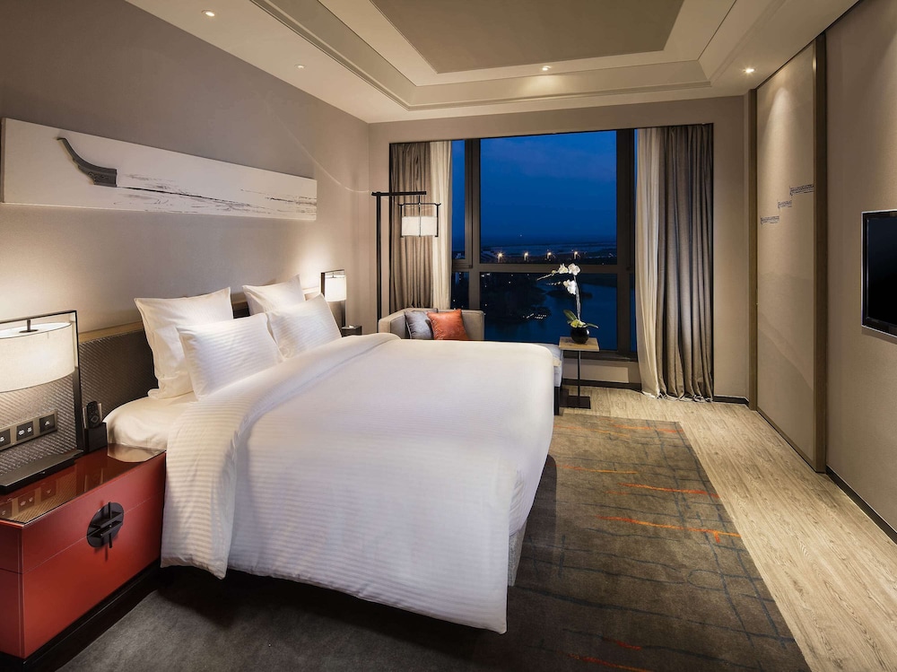Executive Room, 1 King Bed, Club Lounge Access photo 1