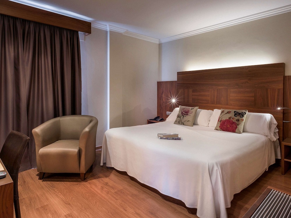 Superior Room, 1 Queen Bed