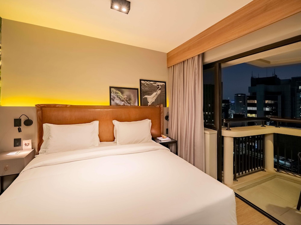 Executive Room (City Lights) - Photo 5