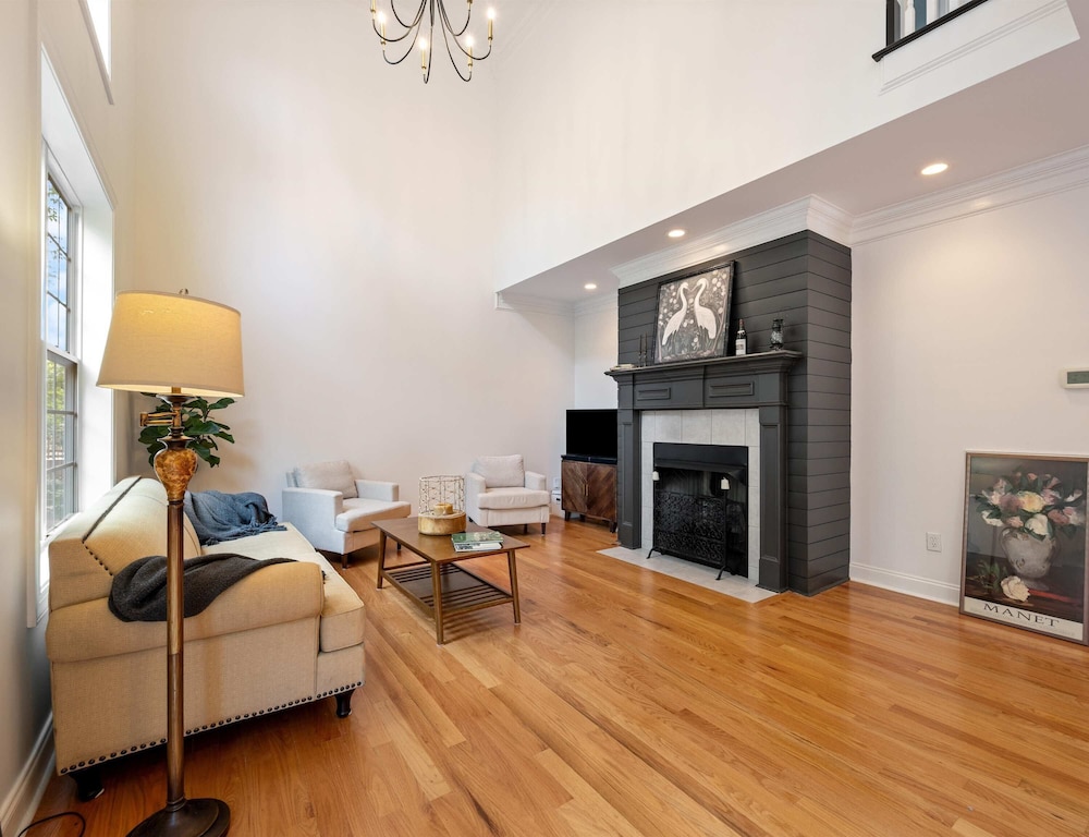 House, Multiple Beds, Patio, Garden View (Thompson's Station Serenity)