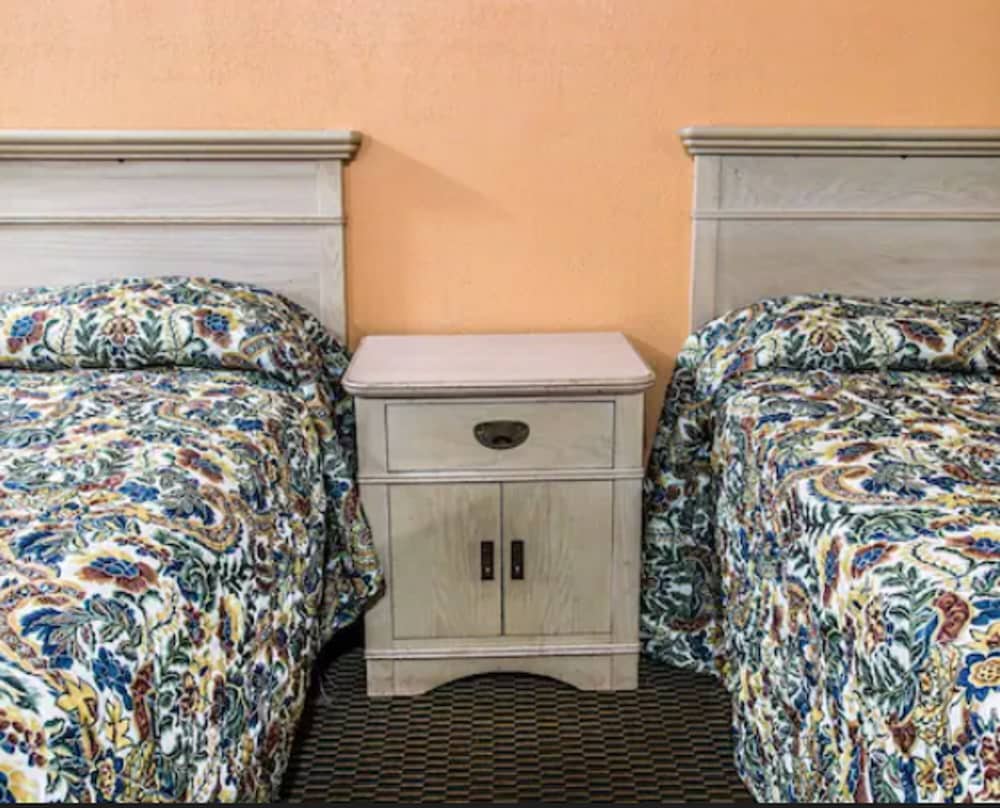 Standard Room, 2 Double Beds, Non Smoking photo 1