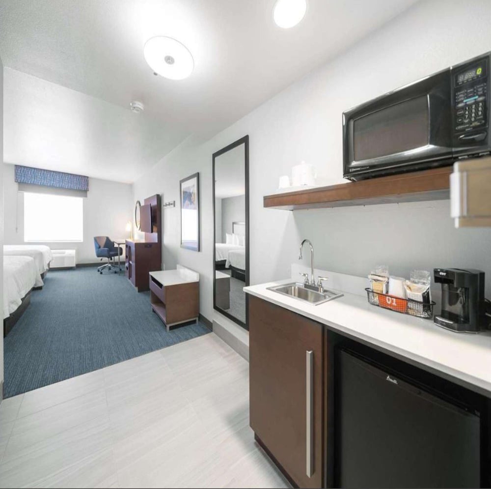 Studio Suite, 2 Queen Beds, Non Smoking - Photo 2