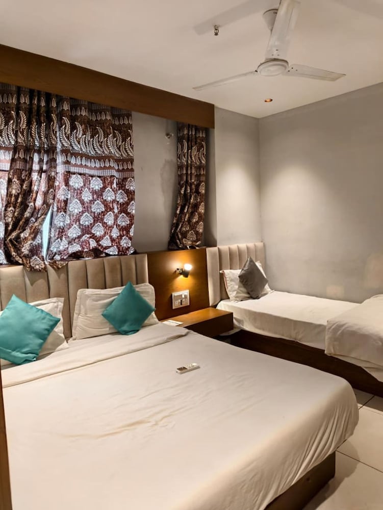 Classic Triple Room
