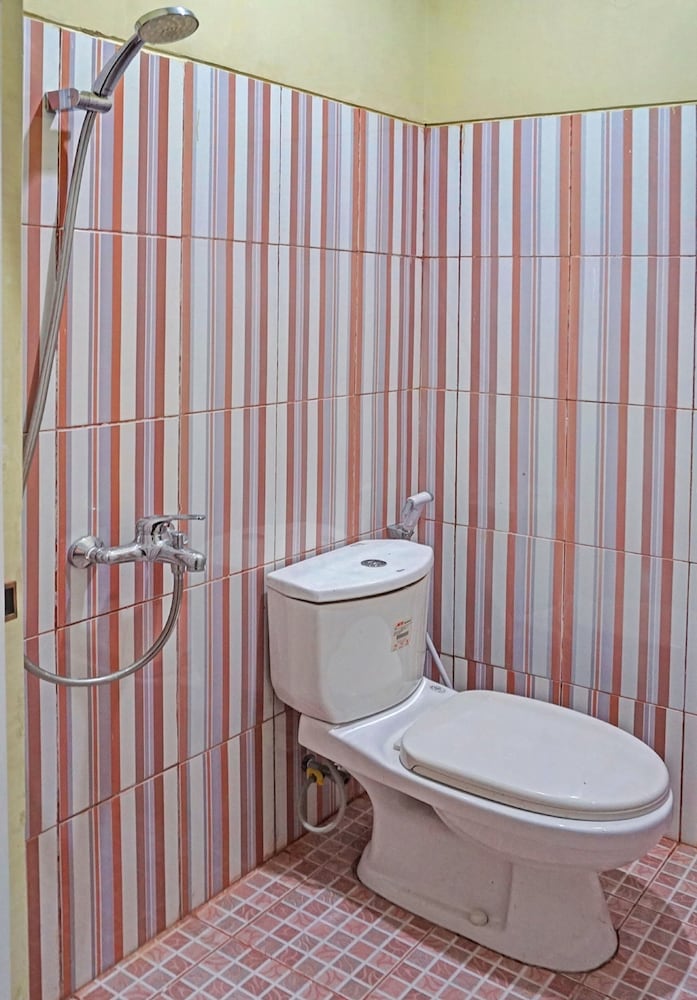 Standard Double Room - Photo 8