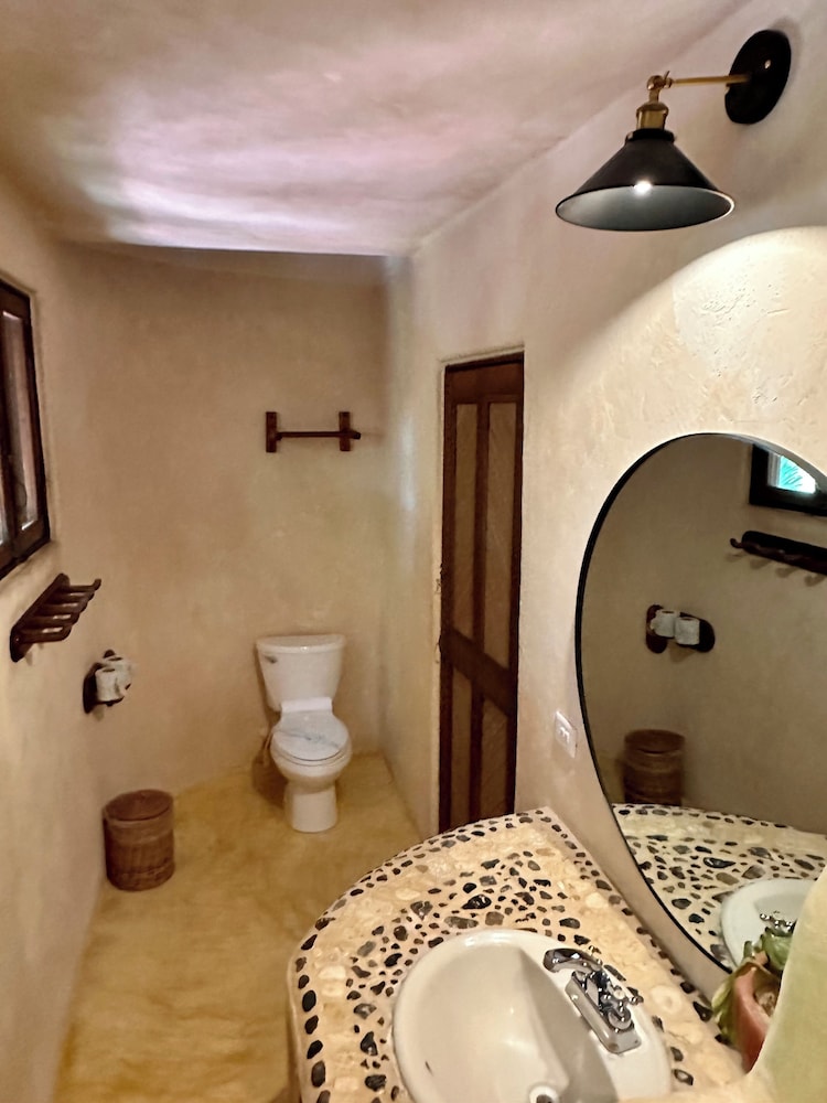 Standard Room - Photo 11