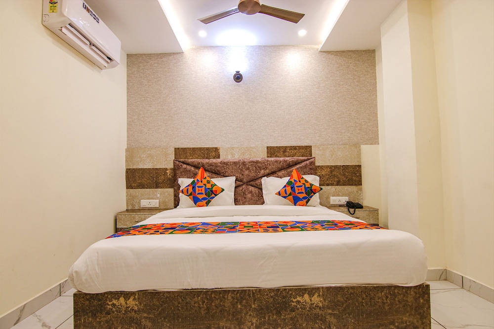 Deluxe Room - Photo 5