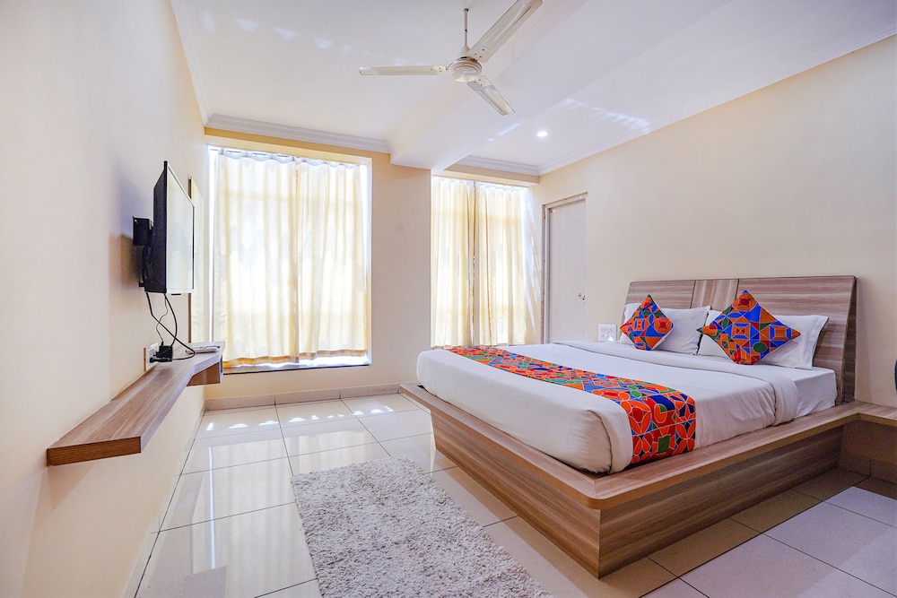Deluxe Room - Photo 2
