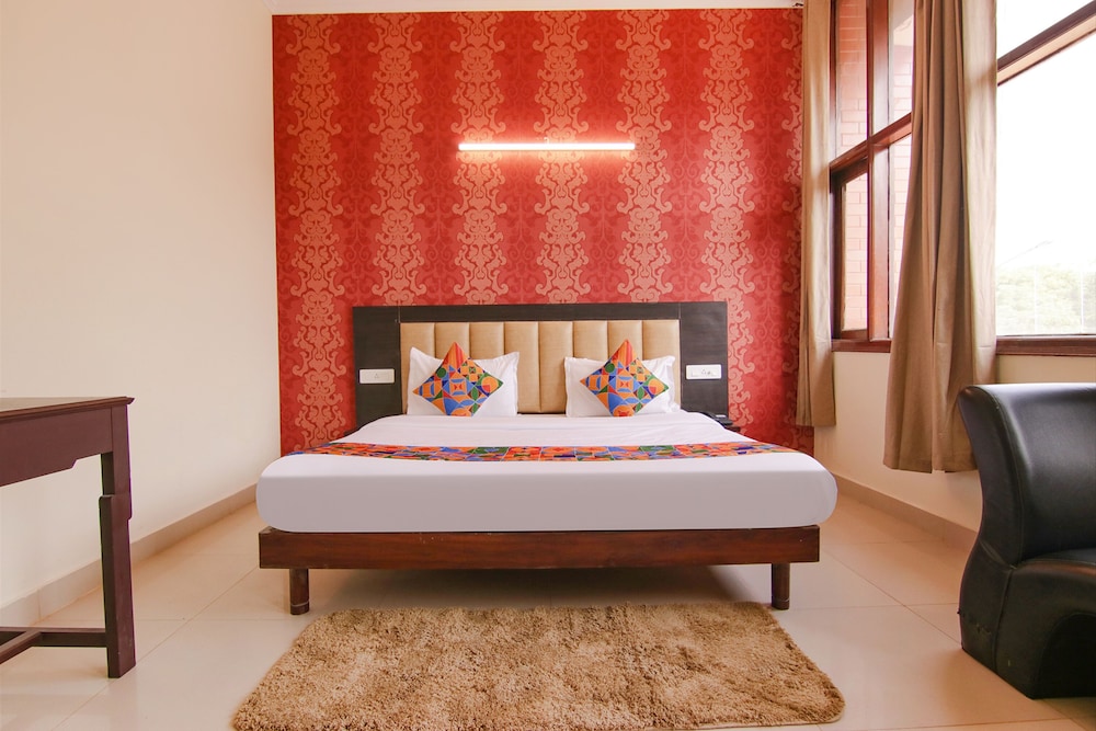 Family Room - Photo 3