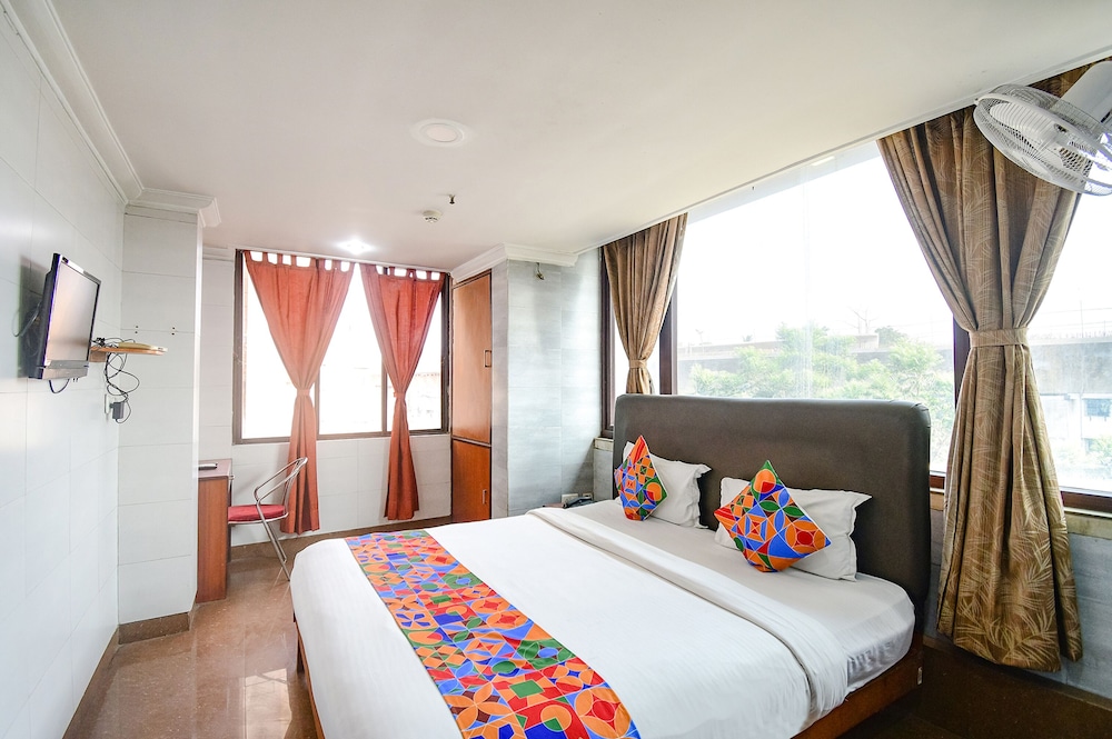 Deluxe Room - Photo 3