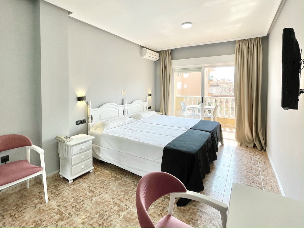 Habitación Doble Básica o con Dos Camas
