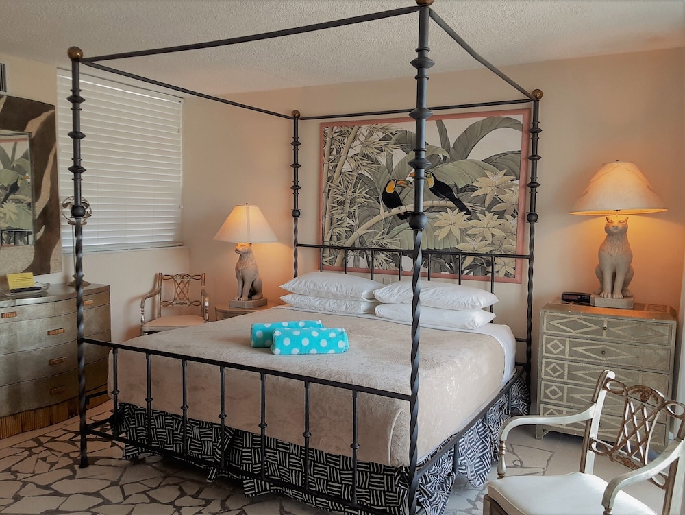 Apartment 106 A