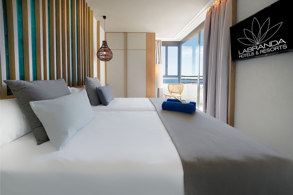 Family Suite, Sea View (2 adults and 1 child, Family area)