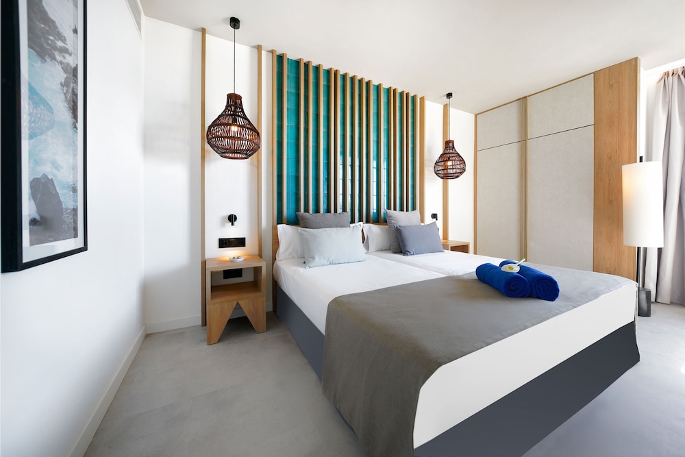 Family Suite, Sea View (2 adults and 1 child, Family area)