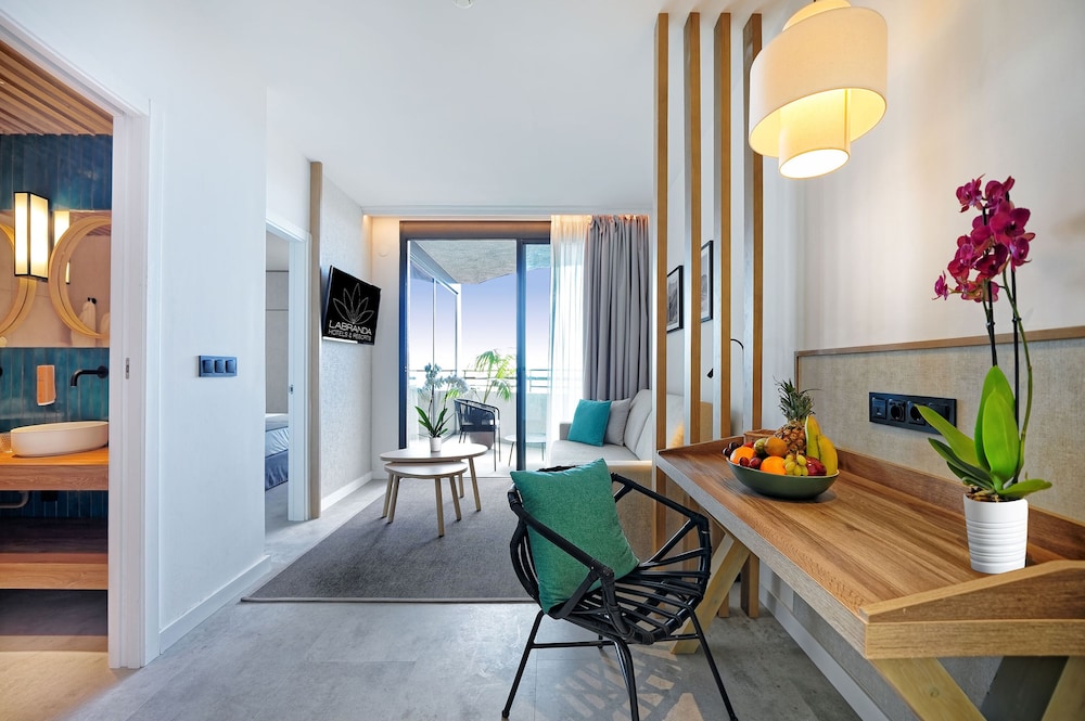 Family Suite, Sea View (2 adults and 2 child, Family area)