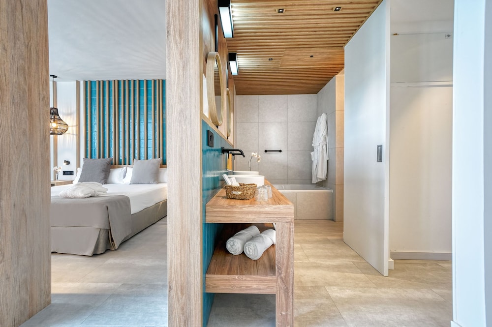 Junior Suite Deluxe, Sea View (2 adults. only adults area) - Photo 9