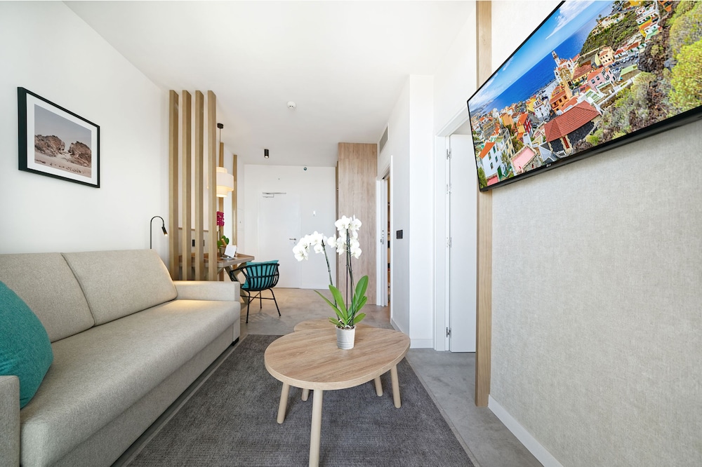 Family Suite, Sea View (2 adults and 1 child, Family area)