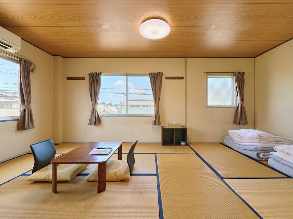 Japanese-style Twin Room, Smoking, Shared Bathroom (for 1 pax) photo 1