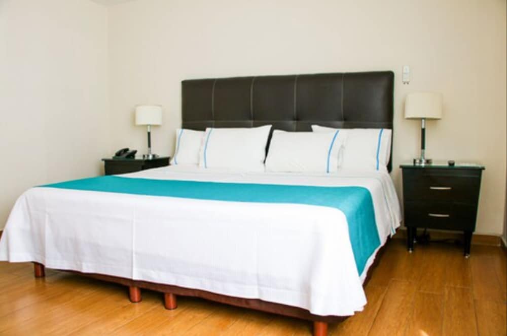 Standard Room, 1 King Bed - Photo 2