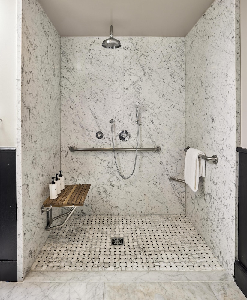 Premier Room, 2 Queen Beds, Accessible (Mobility, Roll-In Shower) thumbnail 6