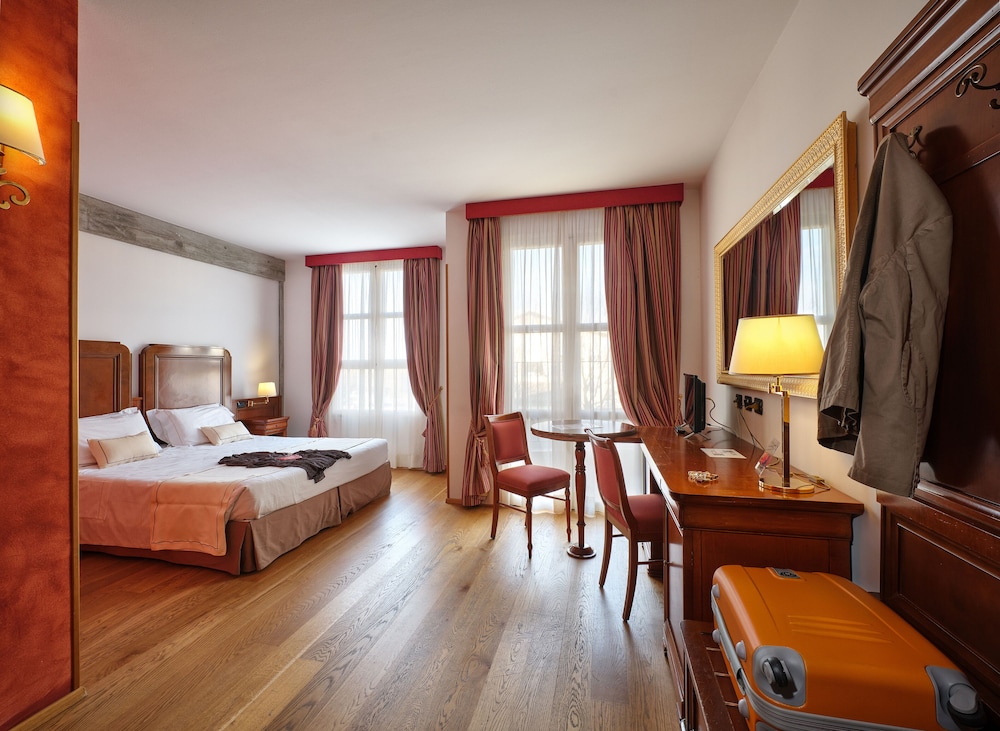 Classic Room