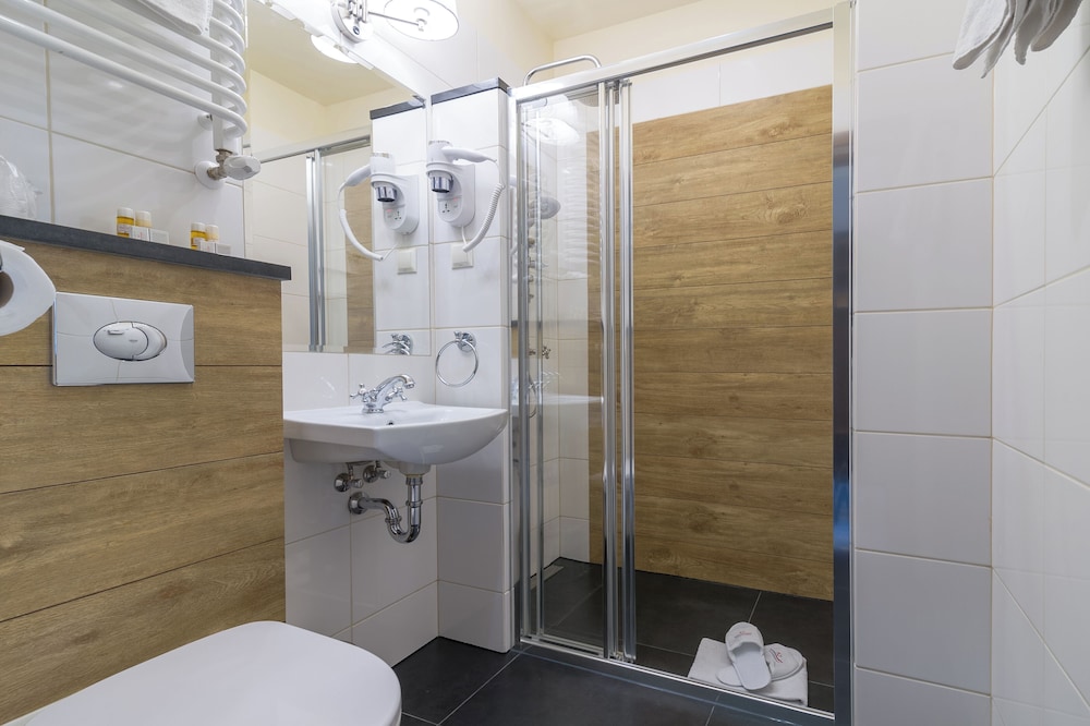 Business Double Room - Photo 4