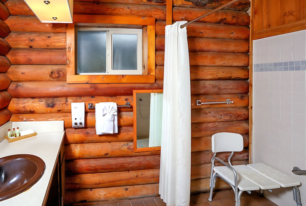 Cabin, 2 Queen Beds, Accessible (Duplex, not standalone) photo 2
