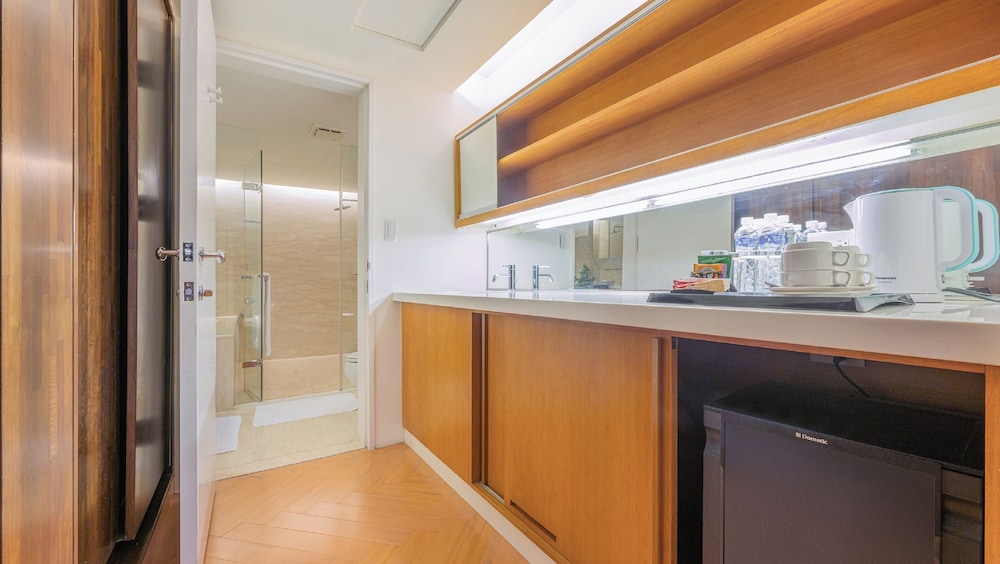 Family Suite, City View - Photo 2