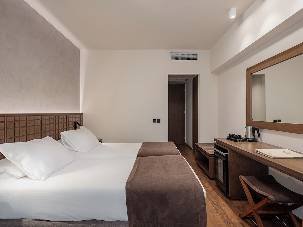 Superior Double or Twin Room - Photo 4