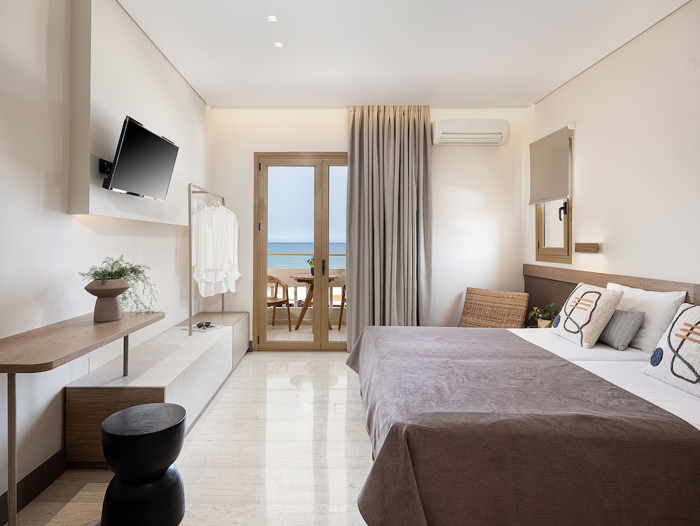 Studio, Sea View