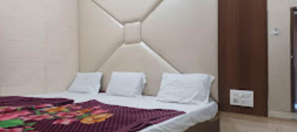 Deluxe Triple Room photo 2