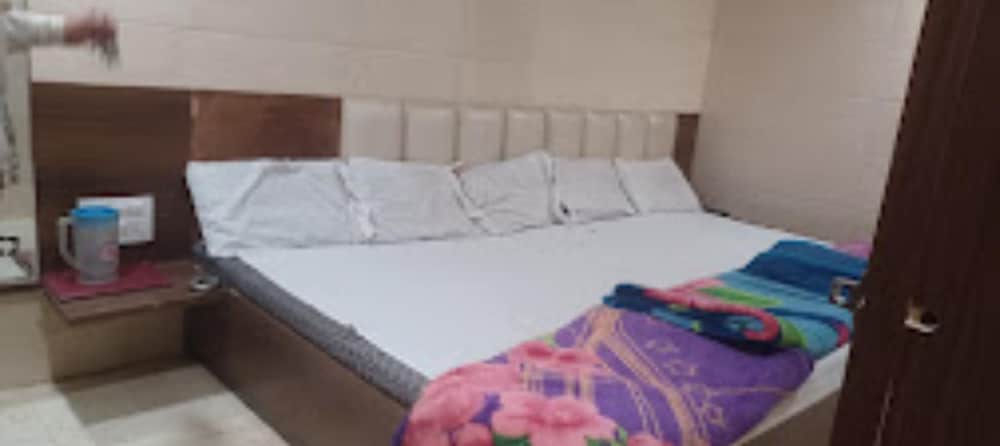 Deluxe Triple Room, City View photo 1