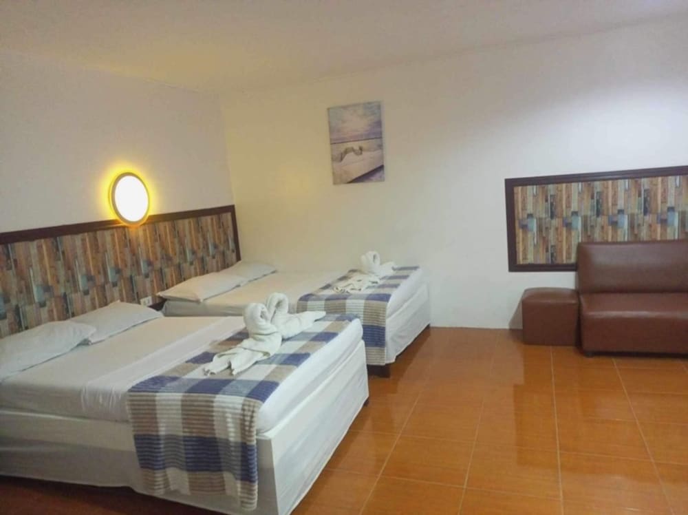 Standard Room, Multiple Beds, Non Smoking, Private Bathroom photo 1