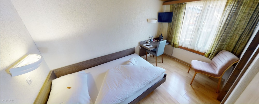 Basic Single Room, Mountain View