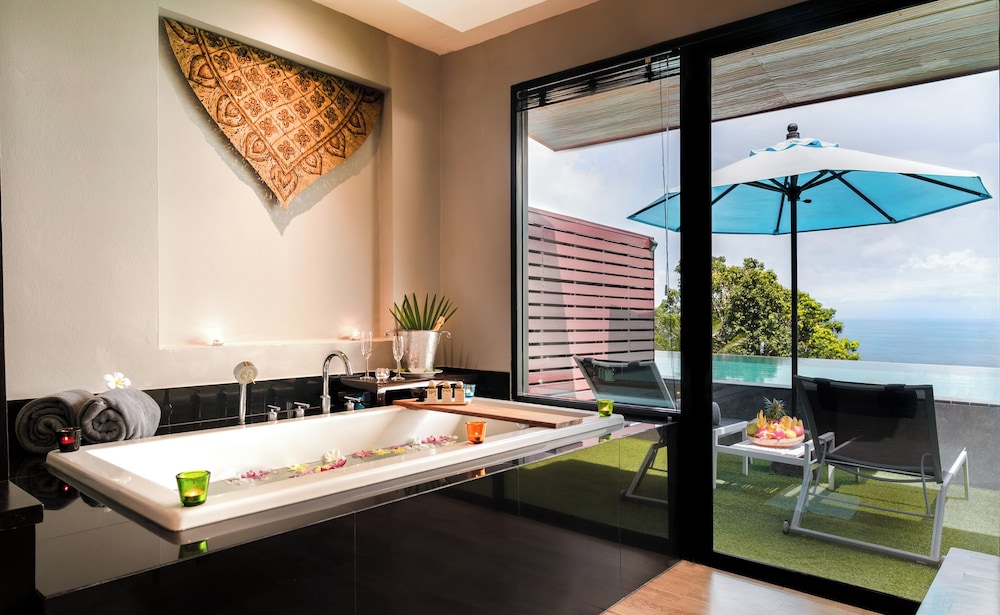Deluxe with Pool Access Ocean VIew - Photo 6