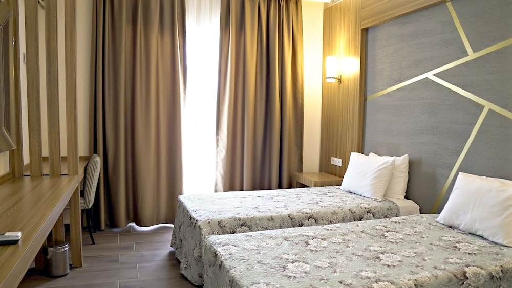 Standard Triple Room - Photo 6