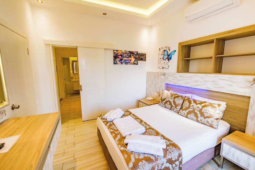 Deluxe Double or Twin Room, City View