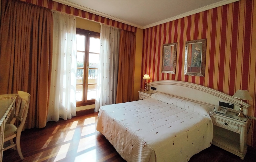 Basic Double Room