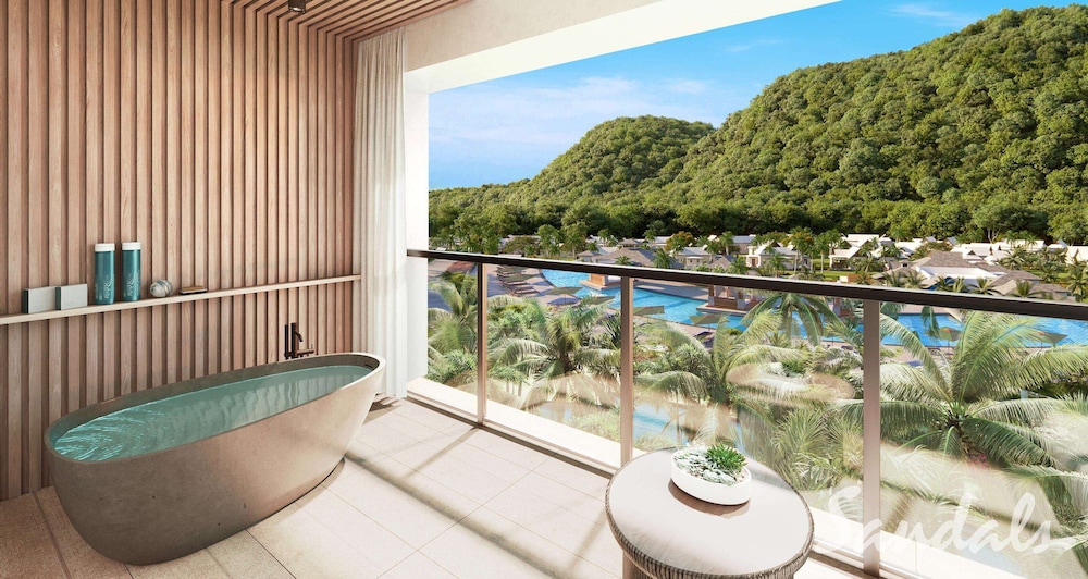 Lady Palm Club Suite with Fitness Room and Balcony Tranquility Soaking Tub (CBE) photo 3