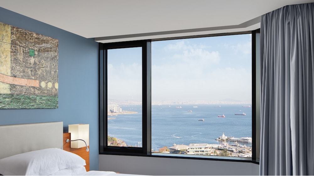 Superior Room, 2 Twin Beds, Sea View thumbnail 6