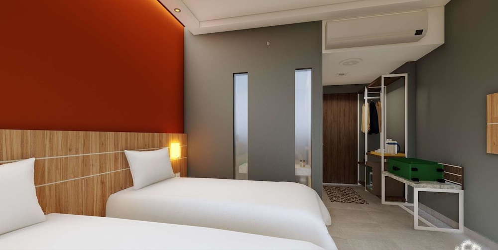 Superior Room Hollywood - Photo 5