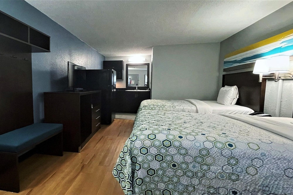 Standard Studio, 2 Double Beds, Accessible, Non Smoking photo 3