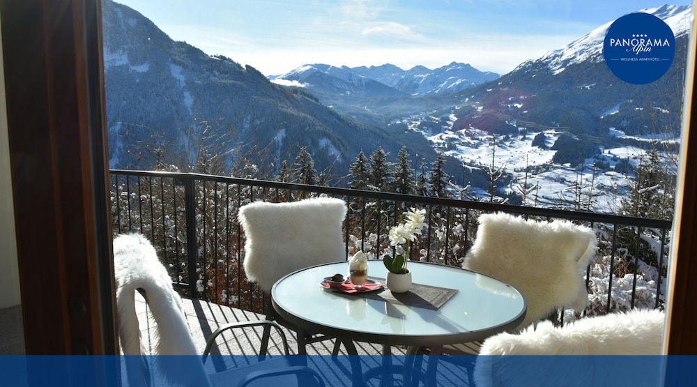 Deluxe Apartment, 3 Bedrooms, Terrace, Mountain View photo 1