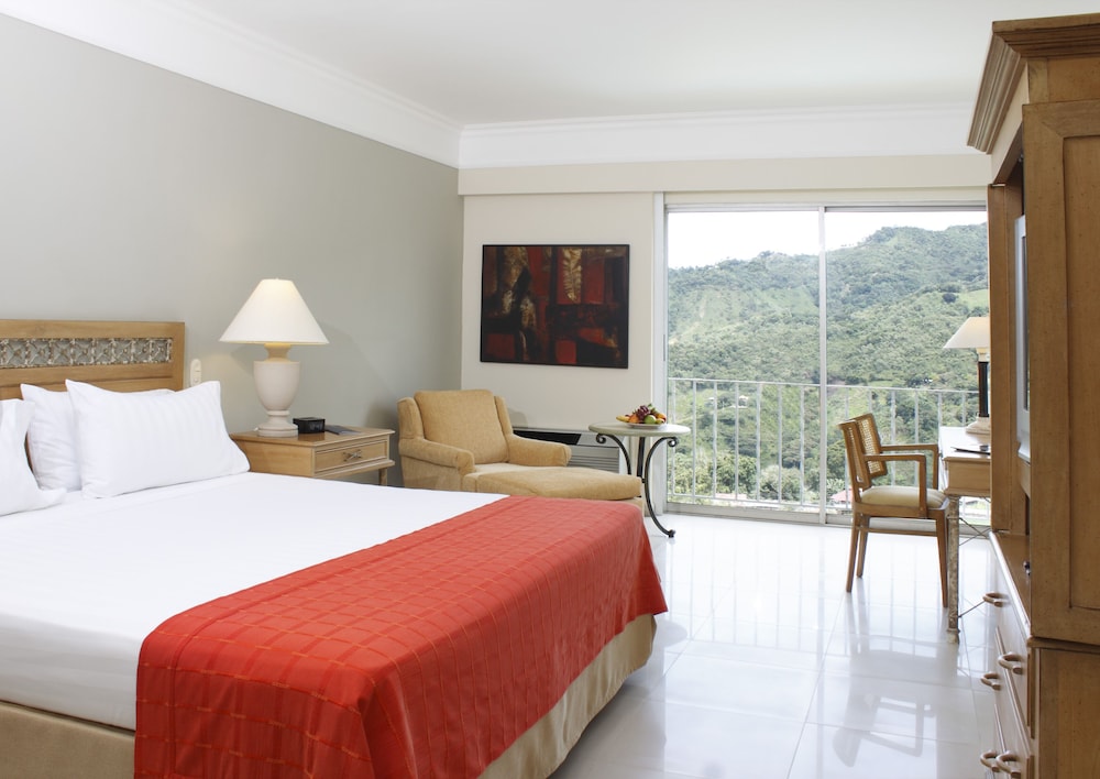 Premium Room, 1 King Bed (Superior Estelar King Bed Room) photo 2