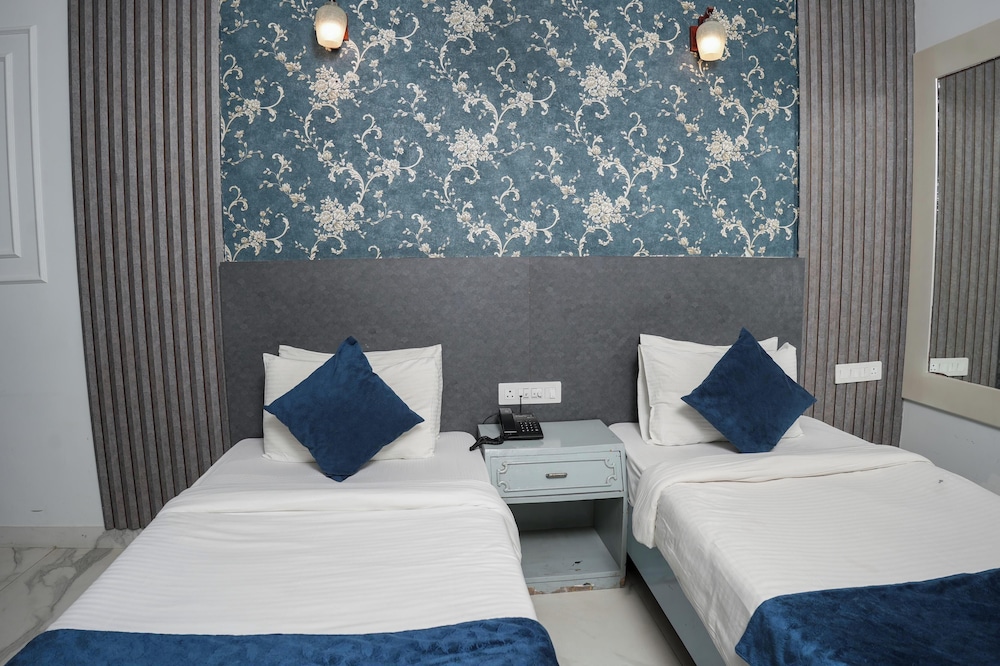 Executive Twin Room - Photo 7