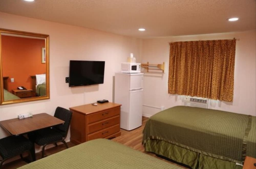 Basic Double or Twin Room, Smoking photo 2